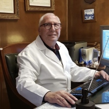 Acercar imagen: Guillermo Mascort Vaca, Pediatra Cabra