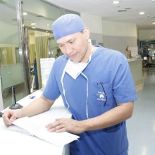 Acercar imagen: Ronald Mauricio Sánchez Ávila, Oftalmólogo Madrid