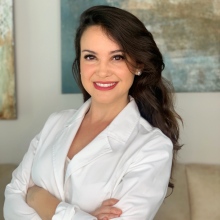 Acercar imagen: Elisa Fernandez Contreras, Médico estético Huelva