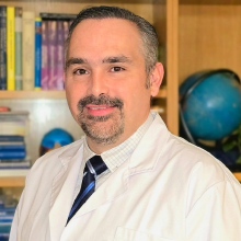 Acercar imagen: Alejandro Davila Flores, Oftalmólogo Pamplona