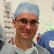 Acercar imagen: J.Enrique Saura Rojas, Neurocirujano Granada