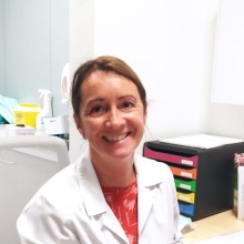 Acercar imagen: Emma Araya, Cirujano plástico Bilbao