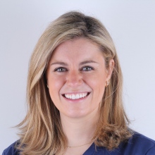 Acercar imagen: Macarena Resines Sánchez, Dentista Madrid