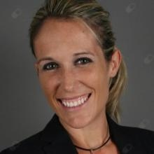 Acercar imagen: Natalia Sanz Bernal, Dentista Figueres