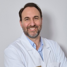 Acercar imagen: Victoriano Morales Gordillo, Dermatólogo Madrid