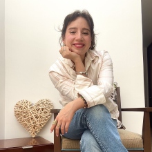 Acercar imagen: Andrea Rosales, Terapeuta complementario Barcelona