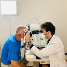 Acercar imagen: Roberto Aguilar Galán, Oftalmólogo Lora del Río