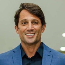 Acercar imagen: Andre Ramos, Cirujano plástico Barcelona