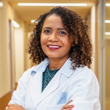 Acercar imagen: Kary Quiñones Coneo, Pediatra Madrid