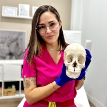 Acercar imagen: Fanny Goel, Médico estético Granada