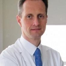 Acercar imagen: Jesús García-Foncillas, Oncólogo médico Madrid