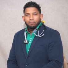 Acercar imagen: Junior Emilio Encarnación Fernández, Médico de familia Melilla