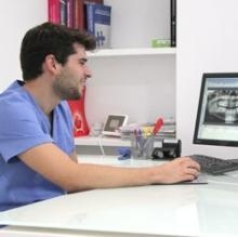 Acercar imagen: Hernán López Sacristán, Dentista Aldemayor de San Martín