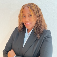 Acercar imagen: Fátima Ndivo Yala, Terapeuta complementario Toledo