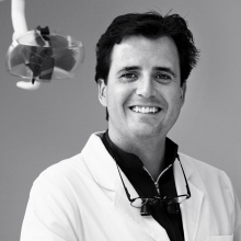 Acercar imagen: Victor Begara Medina, Dentista Madrid