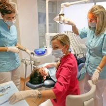 Clínica Dental Anibal González