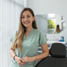 Resmi büyüt: Ayşegül Demiralay, Diş Hekimi Antalya