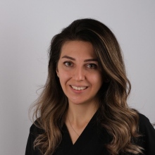 Resmi büyüt: Esra Uluköylü, Endodonti Üsküdar