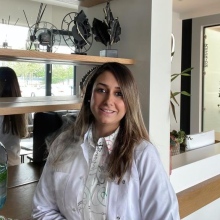 Resmi büyüt: Vuslat Çiçek Arı, Diş Hekimi Konya