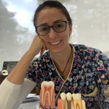 Resmi büyüt: Demet Can, Periodontoloji İzmir