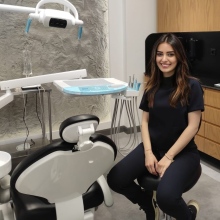Resmi büyüt: Ezgi Ulaş, Periodontoloji Adana