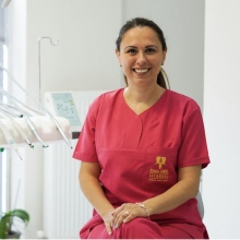 Resmi büyüt: Emel Çakır Sütcü, Diş Hekimi Bakırköy