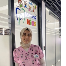 Resmi büyüt: Gülistan Eşiyok, Çocuk Diş Hekimliği (Pedodonti) İstanbul