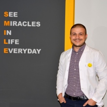 Resmi büyüt: Gökay Üstdal, Diş Hekimi Adana