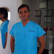 Resmi büyüt: Tanju Sarıhasan, Diş Hekimi Karşıyaka