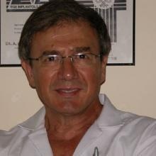 Resmi büyüt: Abdülkadir Demirel, Diş Hekimi İzmir