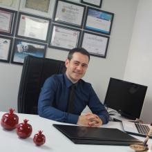 Resmi büyüt: Özgür Öztürk, Ağız Diş Ve Çene Cerrahisi İstanbul
