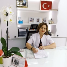 Resmi büyüt: Semra Güven, Diş Hekimi Aydın