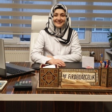 Resmi büyüt: Firdevs Özçelik, Diş Hekimi Konya