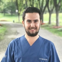 Resmi büyüt: Tuğberk Ünal, Diş Hekimi Bursa