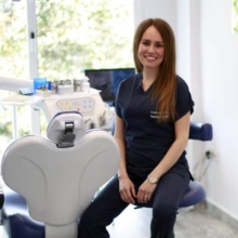 Resmi büyüt: Sezin Akçay Özer, Diş Hekimi İstanbul