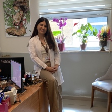 Resmi büyüt: Yonca Satıcı Gümüş, Kadın Hastalıkları Ve Doğum Kestel