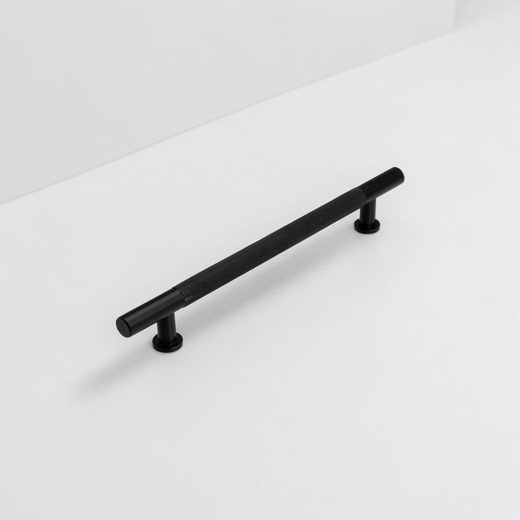 Knurled Aluminium Black Traditional Handle | Traditional Handles Knurled Aluminium Black Traditional Handle | Traditional Handles