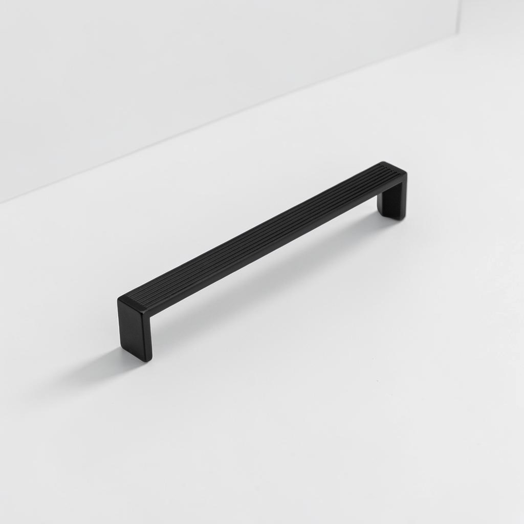 Bergamo Matt Black Traditional Handle | Traditional Handles