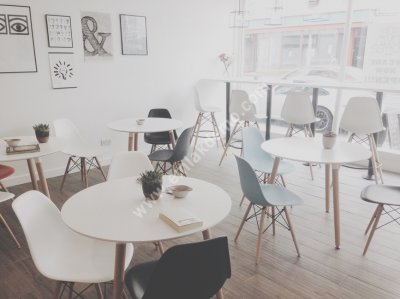 İzmir Foça'da Kiralık İşyeri-Ofis