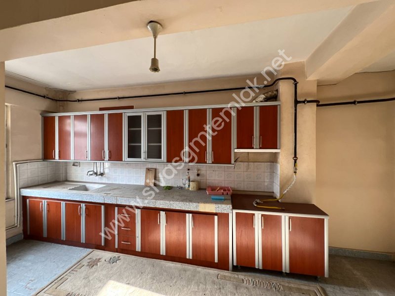 SİVAS GMT EMLAK'TAN ŞEHİR MERKEZİ FIRSAT KELEPİR UYGUN 2+1 DAİRE