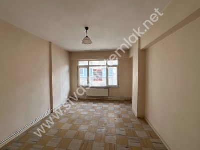 SİVAS GMT EMLAK'TAN ŞEHİR MERKEZİ FIRSAT KELEPİR UYGUN 2+1 DAİRE