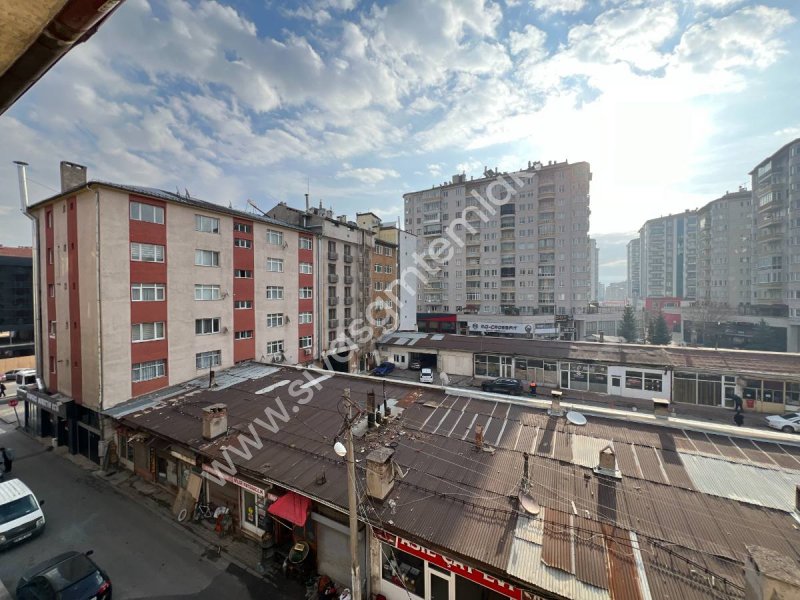 SİVAS GMT EMLAK'TAN ŞEHİR MERKEZİ FIRSAT KELEPİR UYGUN 2+1 DAİRE
