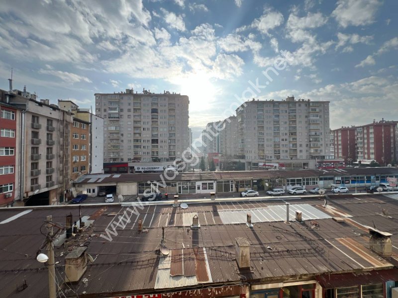 SİVAS GMT EMLAK'TAN ŞEHİR MERKEZİ FIRSAT KELEPİR UYGUN 2+1 DAİRE