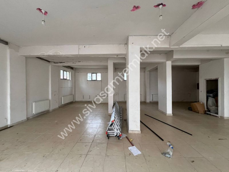 SİVAS GMT EMLAK'TAN MEHMETAKİFERSOY MAHALLE KİRALIK 115M2 DÜKKAN