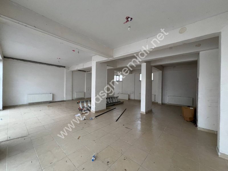SİVAS GMT EMLAK'TAN MEHMETAKİFERSOY MAHALLE KİRALIK 115M2 DÜKKAN