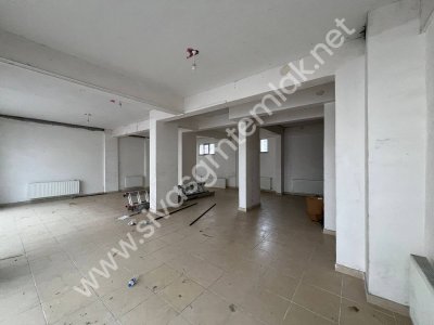 SİVAS GMT EMLAK'TAN MEHMETAKİFERSOY MAHALLE KİRALIK 115M2 DÜKKAN