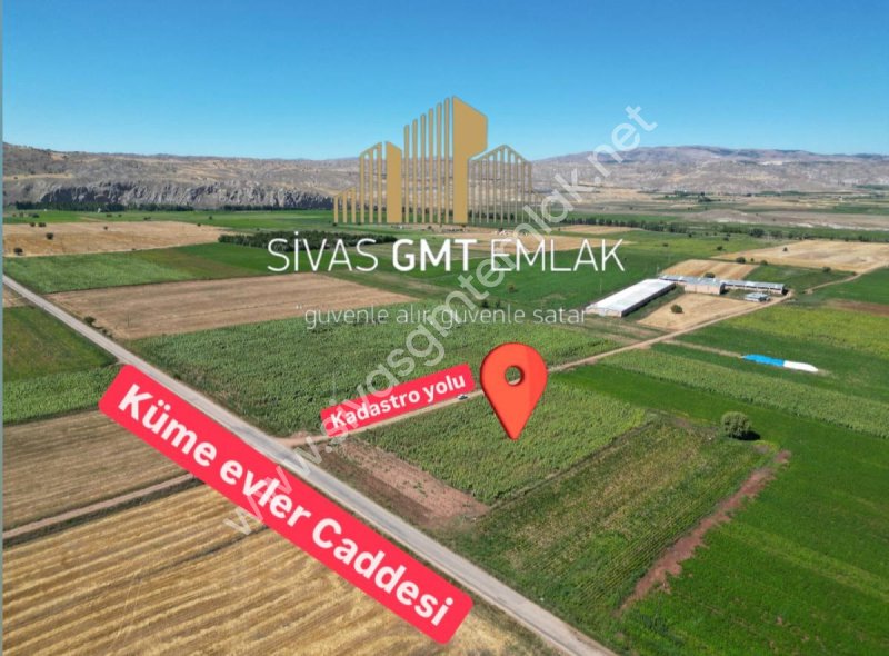 SİVAS GMT EMLAK MERKEZ15KM KIZILKAVRAZ CAD 5.308M2 TEKTAPU TARLA