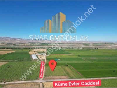 SİVAS GMT EMLAK MERKEZ15KM KIZILKAVRAZ CAD 5.308M2 TEKTAPU TARLA