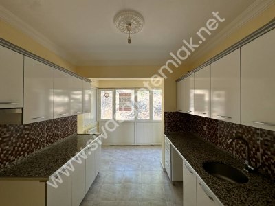 SİVAS GMT EMLAK'TAN DİVRİĞİ SELAVATTEPE SATILIK ARAKAT 3+1 DAİRE