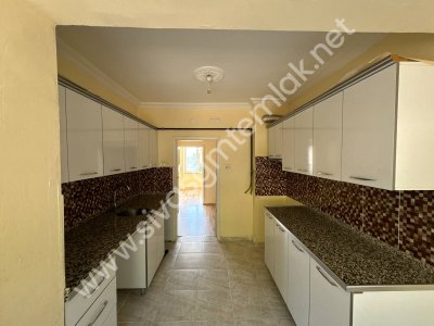 SİVAS GMT EMLAK'TAN DİVRİĞİ SELAVATTEPE SATILIK ARAKAT 3+1 DAİRE
